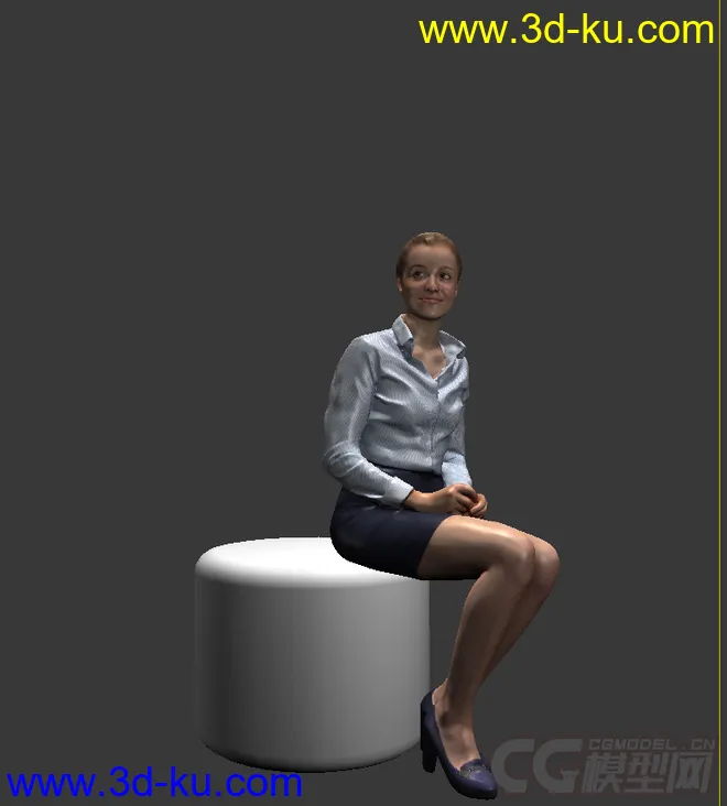 女人坐立微笑模型的图片1